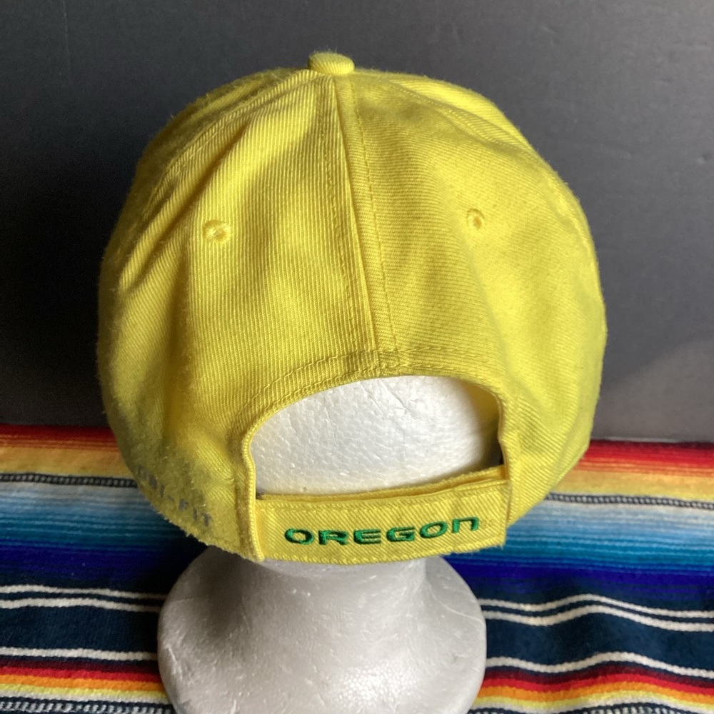 Nike classic 99 Oregon ducks SnapBack hat - Picture 5 of 11